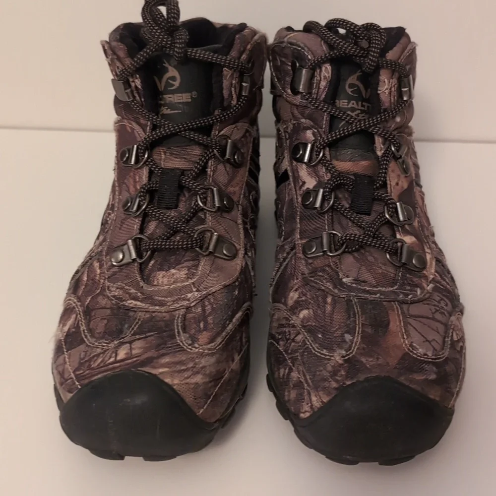Realtree Boys Camouflage Outdoor Hiking Boots. Lace Up. Size 5